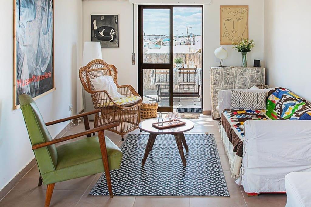 Terraces - In The Centre With Fantastic Views *