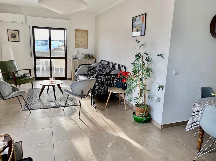 Apartment Terraces - In The Centre With Fantastic Views *