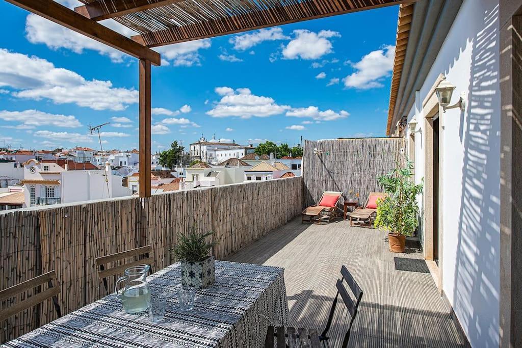 Terraces - In The Centre With Fantastic Views *